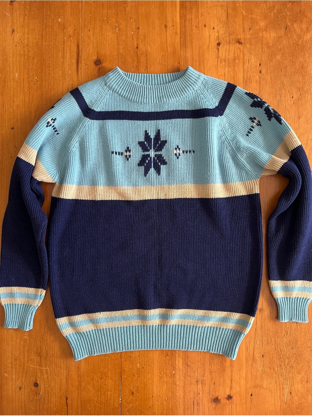 1960s Vintage Nordic Snowflake Acrylic Crew Neck Blue White Whimsy Ski Sweater